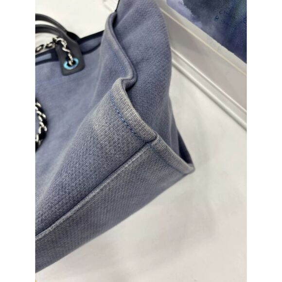 Chanel Women Pre-Loved Bag Very Good Condition - Picture 6 of 9